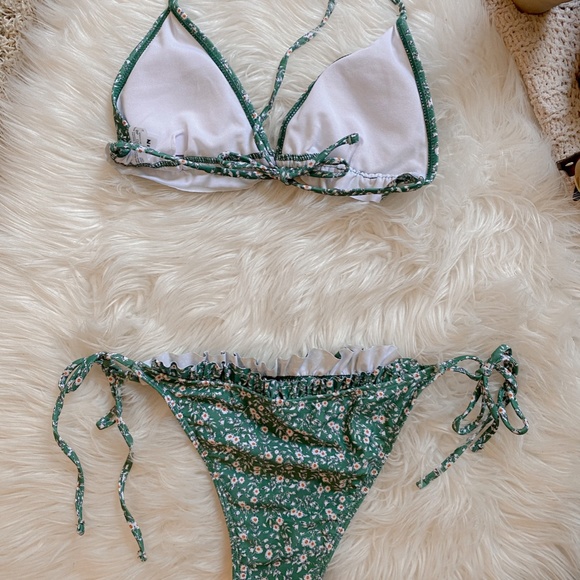 Green Floral Ruffle Bikini Set - Picture 2 of 2